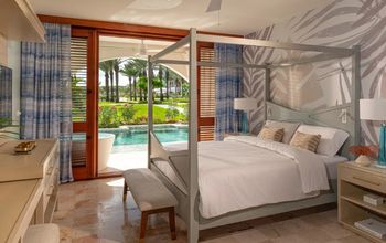 Carisia One Bedroom Swim-up Butler Suite with Patio Tranquility Soaking Tub