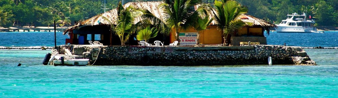 Happy island, Beach bar, St. Vincent & The Grenadines