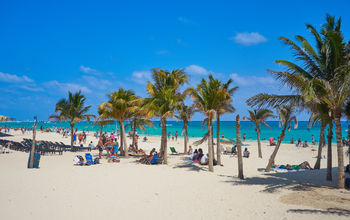 Spring Break at beach of &#39;Playa del Carmen&#39; in Mexico