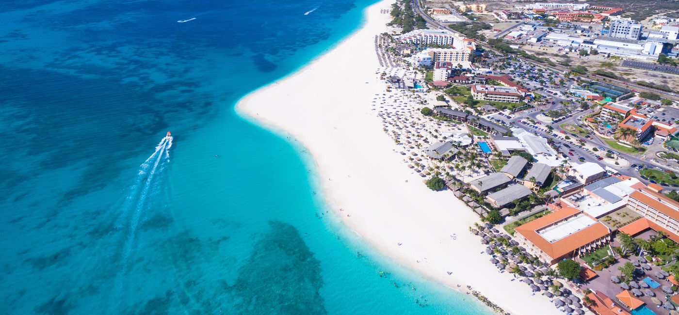 Image: A picturesque Aruban coastline. (photo courtesy of Aruba Tourism Authority)