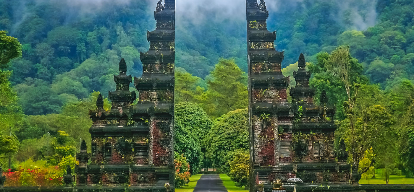 Image: Hindu temple in Bali, Indonesia. (photo via pawopa3336/iStock/Getty Images Plus)