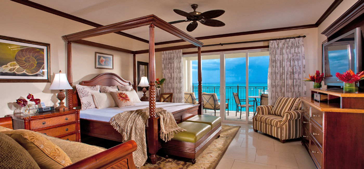 Image: Italian Beachfront Two Bedroom Butler Family Suite (Beaches Resorts)