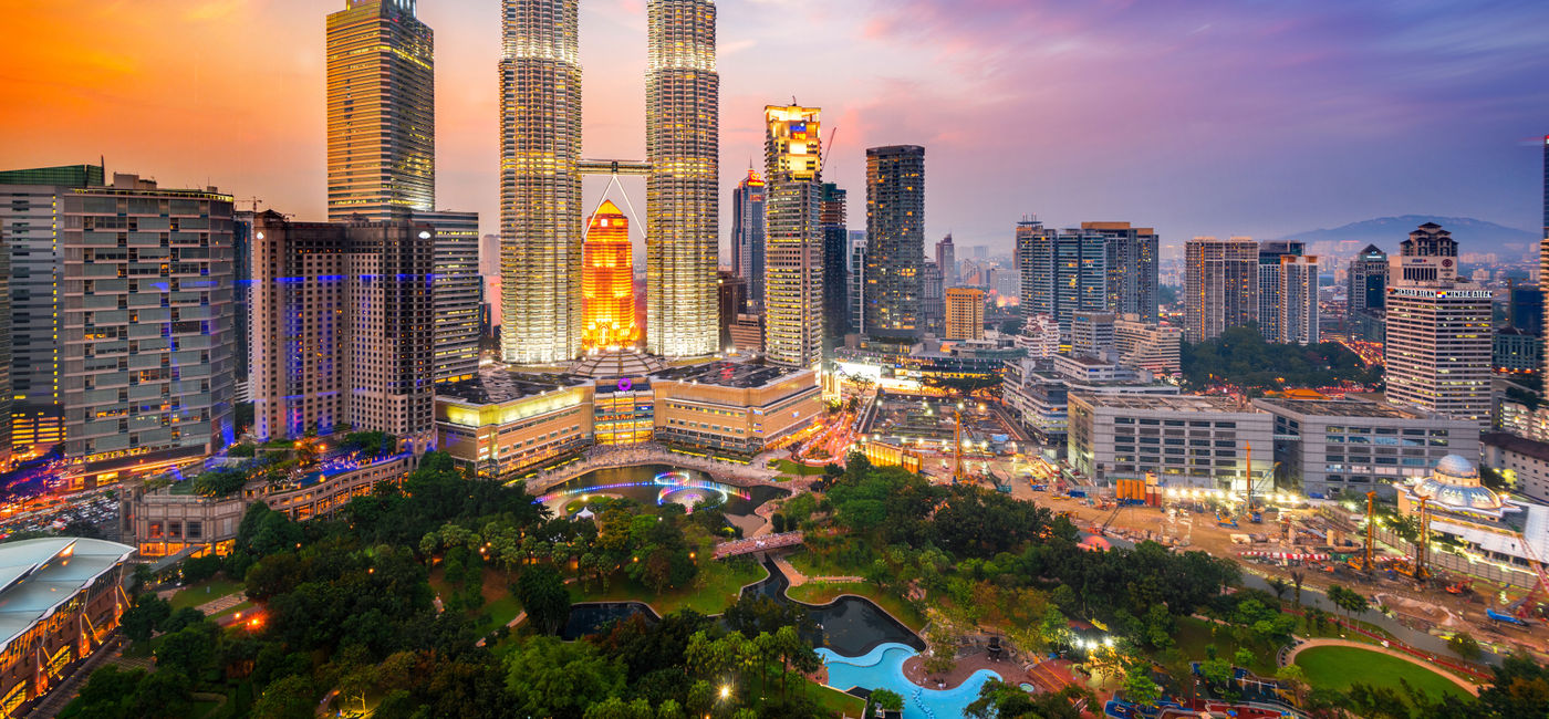 Image: Petronas Towers, also known as Menara Petronas is the tallest buildings in the world from 1998 to 2004. (photo via Rat0007 / iStock / Getty Images Plus)