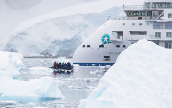 Zodiac expedition in the Antarctic with Aurora Expeditions